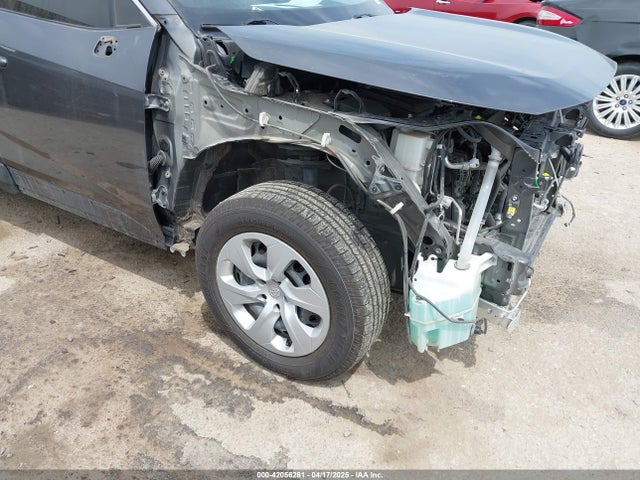 JTMH1RFV8KJ008304 Toyota RAV4 LE