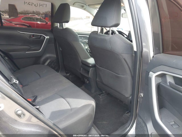 JTMH1RFV8KJ008304 Toyota RAV4 LE
