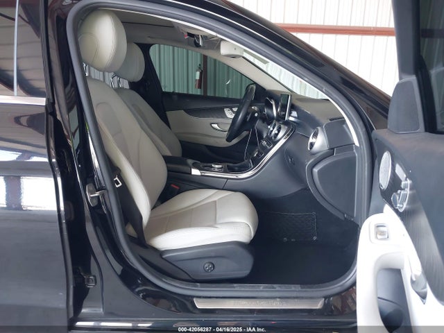 55SWF4HB9HU231092 Mercedes-Benz C 350e Luxury