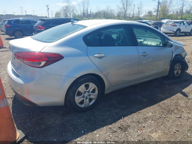 KIA FORTE LX 2017 3KPFK4A74HE025025 Image 4