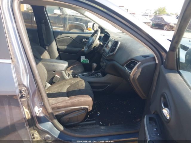 1C4PJLCBXKD381863 Jeep Cherokee Latitude Fwd
