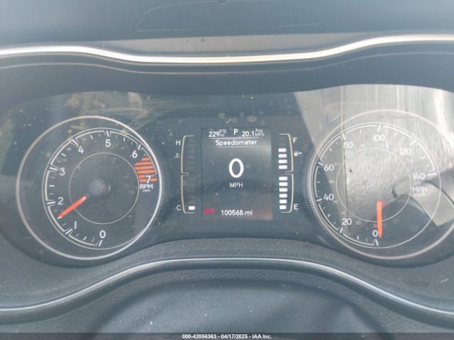 1C4PJLCBXKD381863 Jeep Cherokee Latitude Fwd