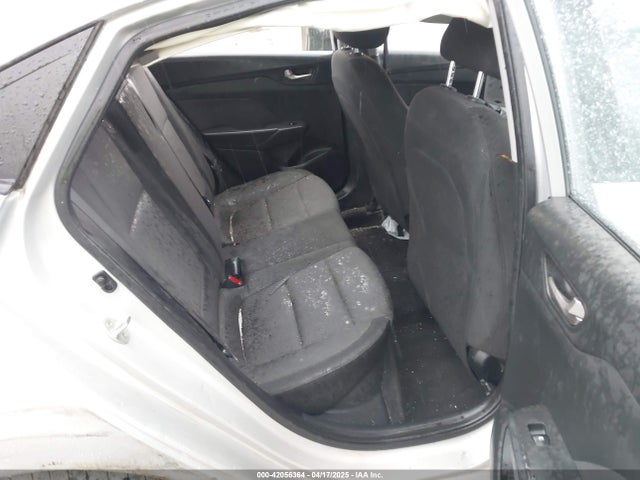 3KPC24A38KE071142 Hyundai ACCENT SE