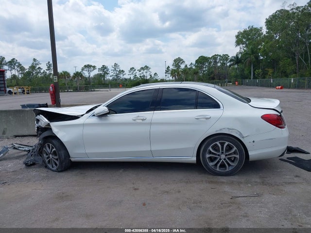55SWF4KB9FU033439 Mercedes-Benz C 300 4matic/luxury 4matic/sport 4matic