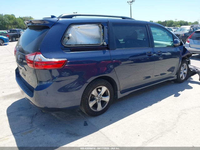 Toyota SIENNA LE 2020 5TDKZ3DC0LS047826 Image 4