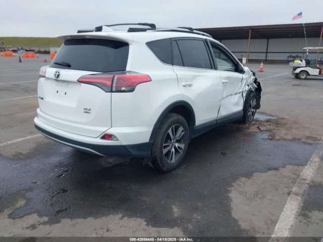 JTMRFREV3HD200681 Toyota Rav4 Xle