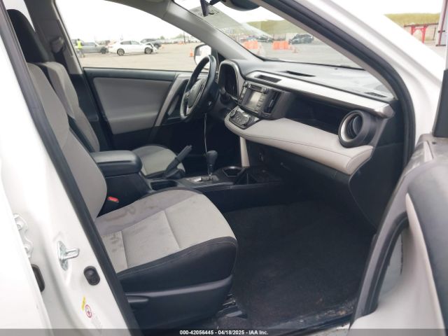JTMRFREV3HD200681 Toyota Rav4 Xle