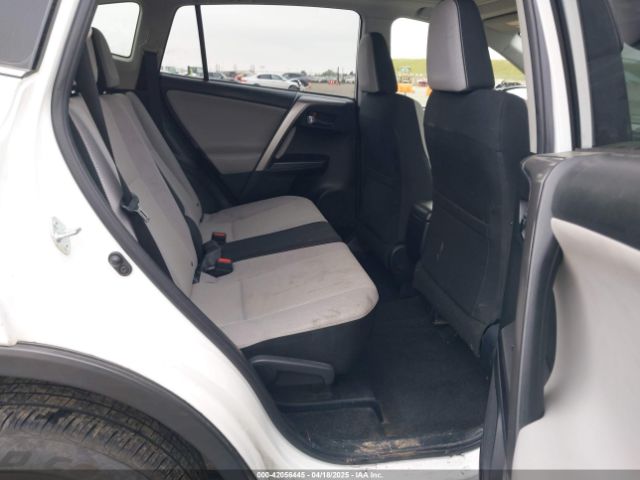 JTMRFREV3HD200681 Toyota Rav4 Xle
