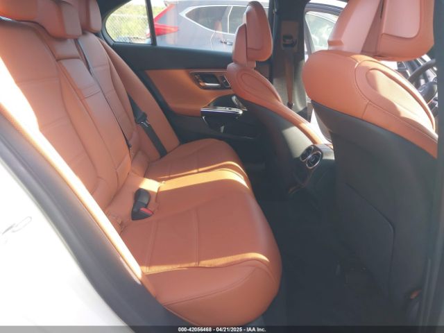 W1KAF4GB8NR016960 Mercedes-Benz C 300 Sedan