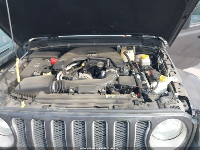 1C4HJXEG5JW194523 Jeep Wrangler Unlimited Sahara 4x4