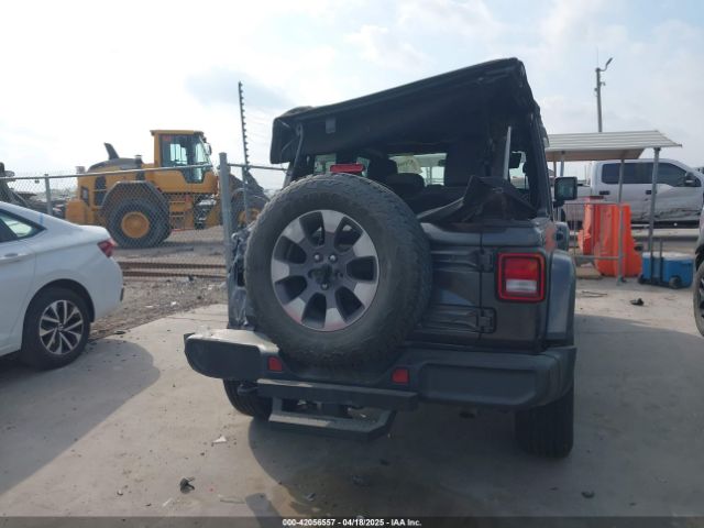 1C4HJXEG5JW194523 Jeep Wrangler Unlimited Sahara 4x4