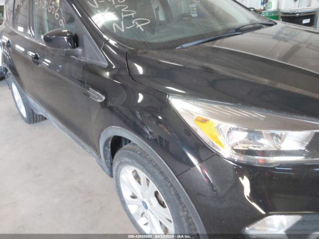 1FMCU9GD9JUD49811 Ford ESCAPE SE