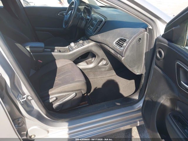 Chrysler 200 Limited 2015 1C3CCCAB2FN666556 Image 5