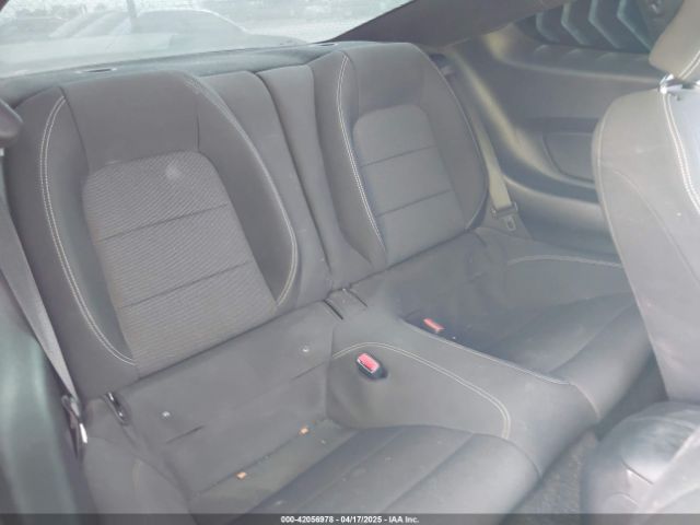 1FA6P8AM6F5369629 Ford Mustang V6