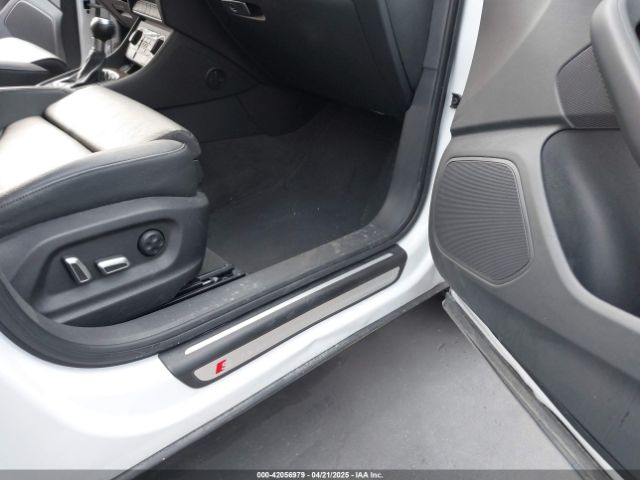 WA1JCCFS2JR014625 Audi Q3 2.0t Premium/2.0t Sport Premium