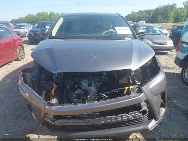 5TDKZRFHXHS523583 Toyota Highlander Xle