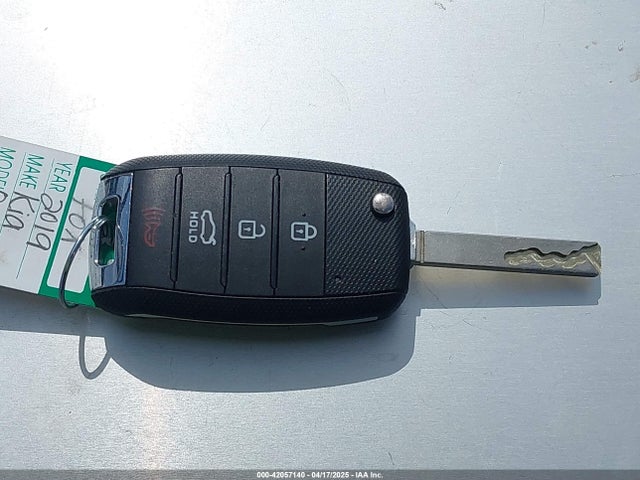 5XXGT4L38KG320865 KIA Optima Lx
