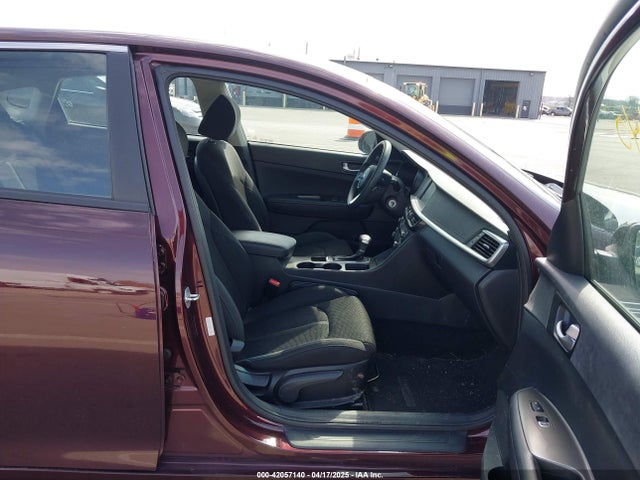 5XXGT4L38KG320865 KIA Optima Lx