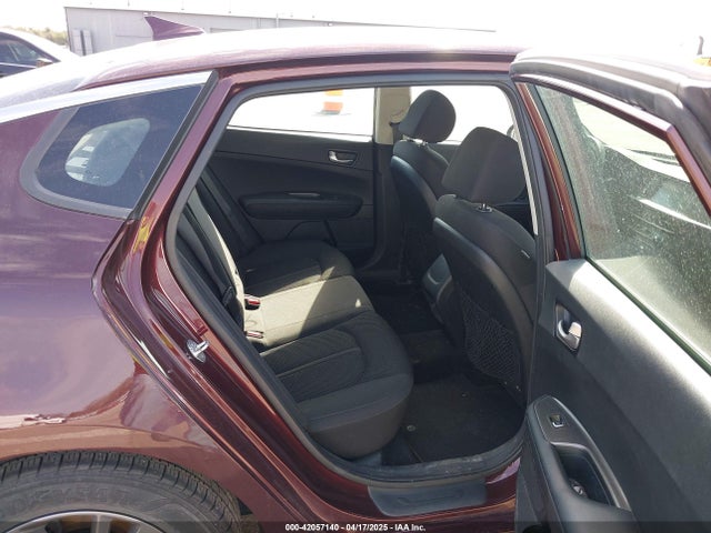 5XXGT4L38KG320865 KIA Optima Lx