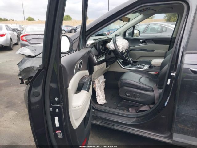 KNDNB4H33N6128890 KIA Carnival Mpv Lx Seat Package