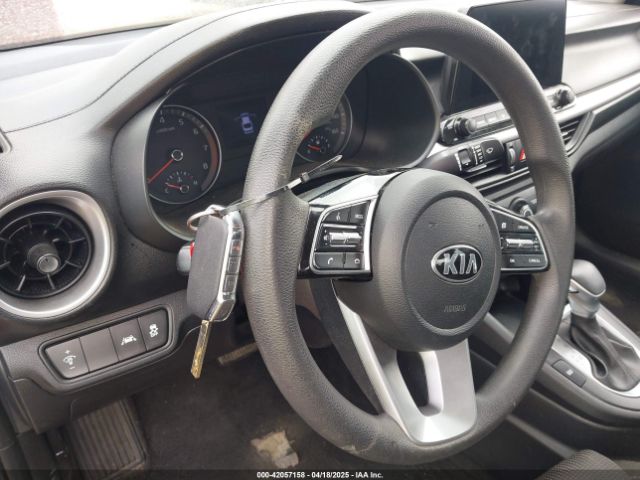 3KPF24AD3ME326093 KIA Forte Lxs