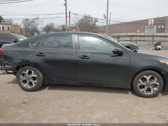 3KPF24AD3ME326093 KIA Forte Lxs