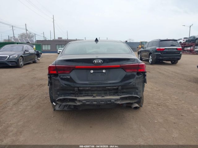 3KPF24AD3ME326093 KIA Forte Lxs