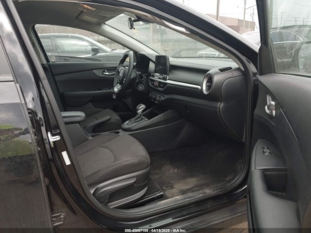 3KPF24AD3ME326093 KIA Forte Lxs
