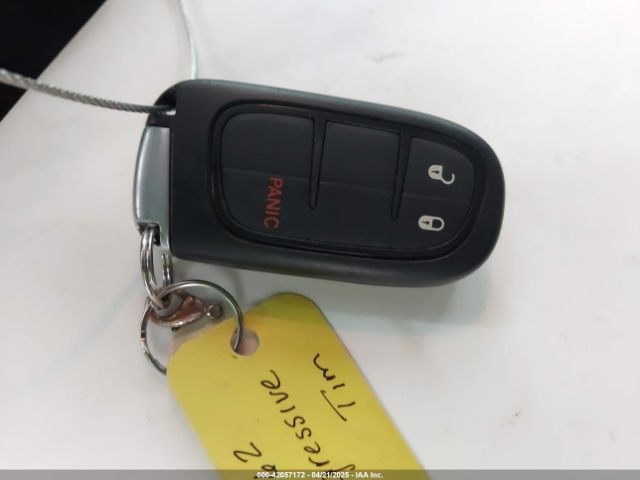 1C4PJLLB5KD263221 Jeep Cherokee Latitude Plus Fwd