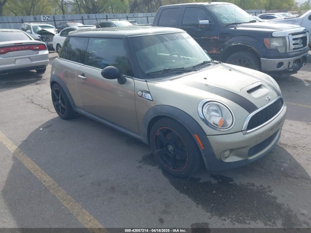 2009 MINI COOPER S WMWMF73569TW87929 Photo 0