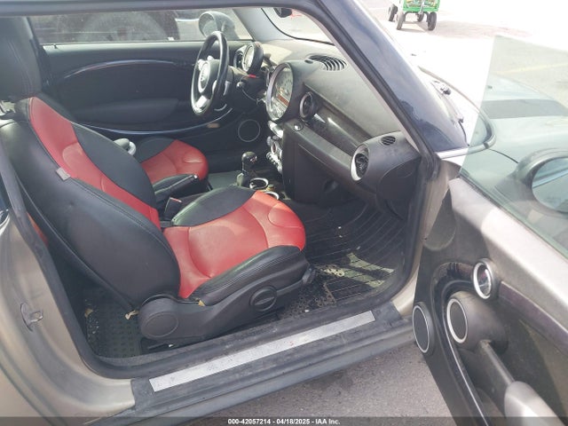 2009 MINI COOPER S WMWMF73569TW87929 Photo 4