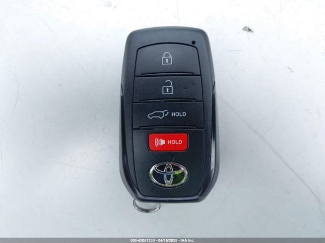 7MUDAABG6NV030600 Toyota Corolla Cross Xle