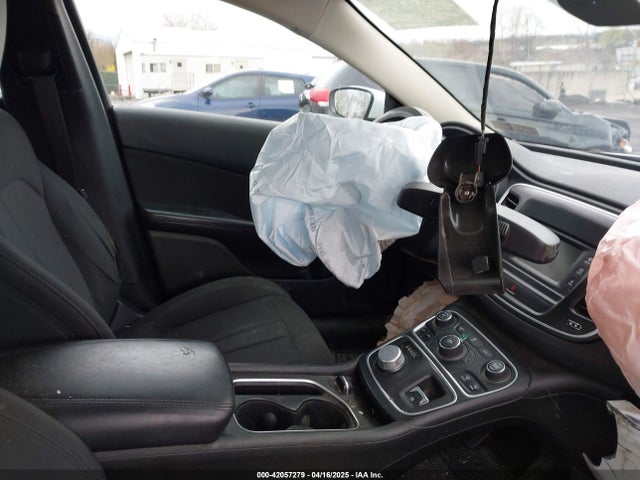 1C3CCCAB6FN708209 Chrysler 200 Limited