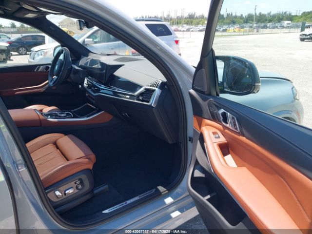 2025 BMW X5 5UX33EU04S9W64021 Photo 4