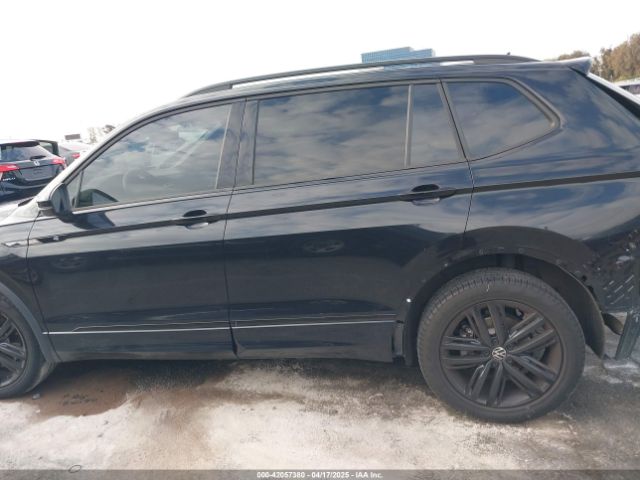 3VVCB7AX6NM165794 Volkswagen Tiguan 2.0t Se R-line Black