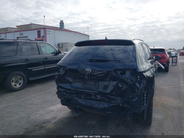 3VVCB7AX6NM165794 Volkswagen Tiguan 2.0t Se R-line Black