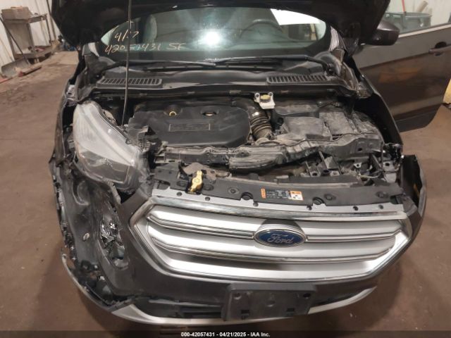1FMCU9G98HUD68307 Ford ESCAPE SE
