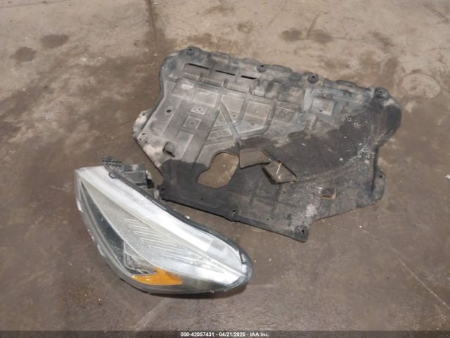 1FMCU9G98HUD68307 Ford ESCAPE SE