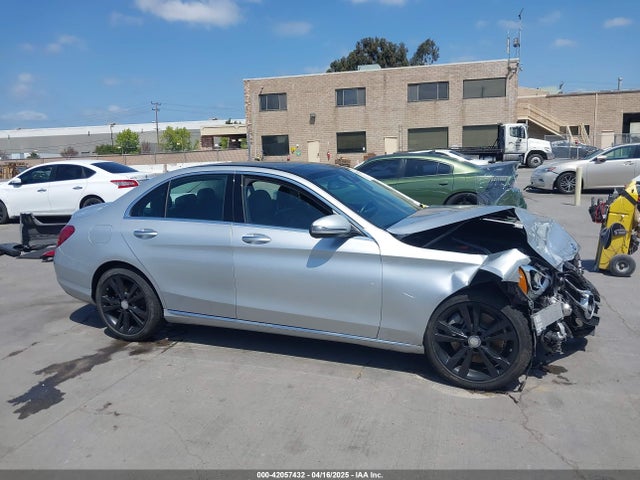 55SWF4JB5GU117647 Mercedes-Benz C-Class