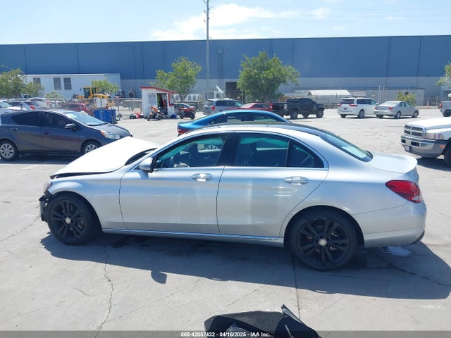 55SWF4JB5GU117647 Mercedes-Benz C-Class