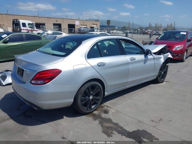 55SWF4JB5GU117647 Mercedes-Benz C-Class