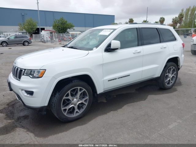 1C4RJFBG5JC334106 Jeep Grand Cherokee Sterling Edition 4x4