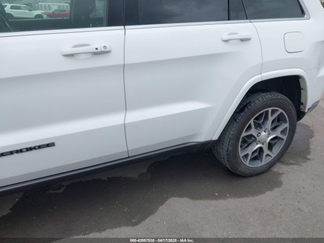 1C4RJFBG5JC334106 Jeep Grand Cherokee Sterling Edition 4x4