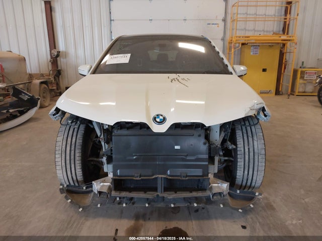 WB533CF05RCN46247 BMW Ix