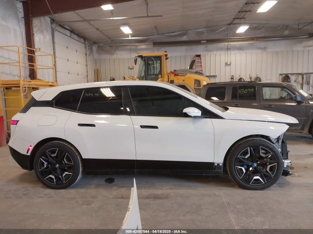 WB533CF05RCN46247 BMW Ix