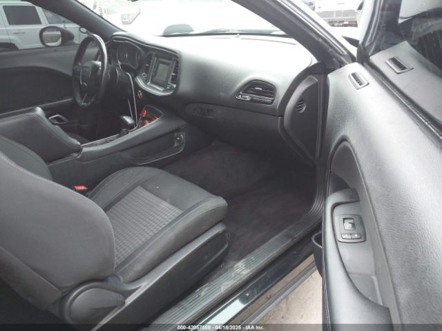 2C3CDZAG9GH153066 Dodge Challenger Sxt