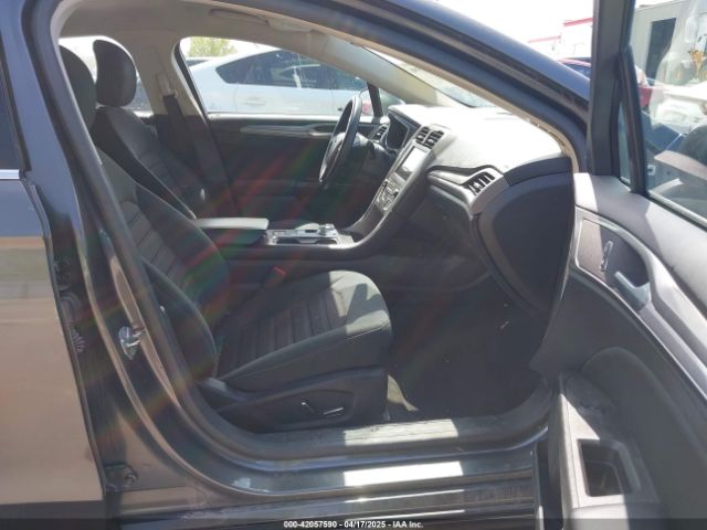 2019 FORD FUSION HYBRID 3FA6P0LU0KR216668 Photo 4