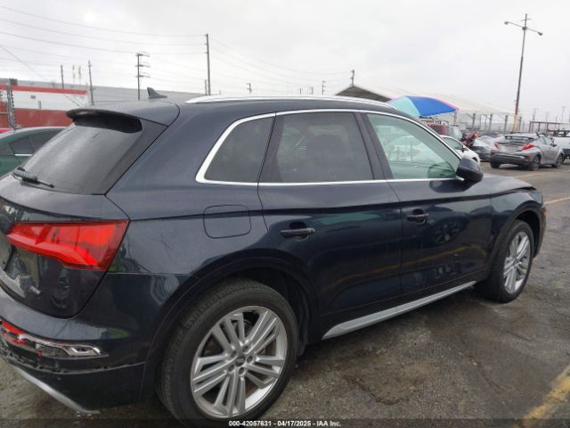WA1BNAFY5K2049080 Audi Q5 45 Premium