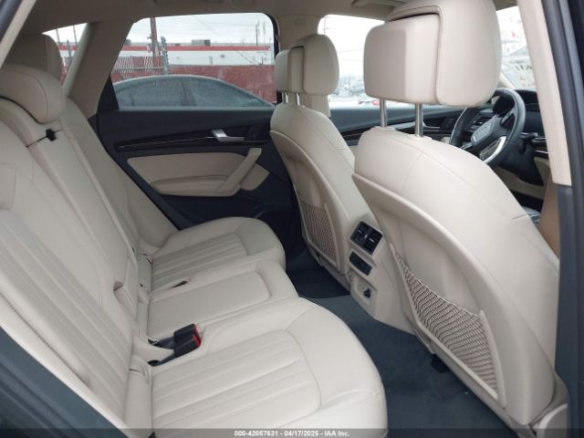 WA1BNAFY5K2049080 Audi Q5 45 Premium