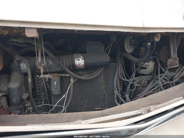 42057651 :رقم المزاد ، 17N430421KW023072 vin ، 1990 Opnrd Motor Home مزاد بيع